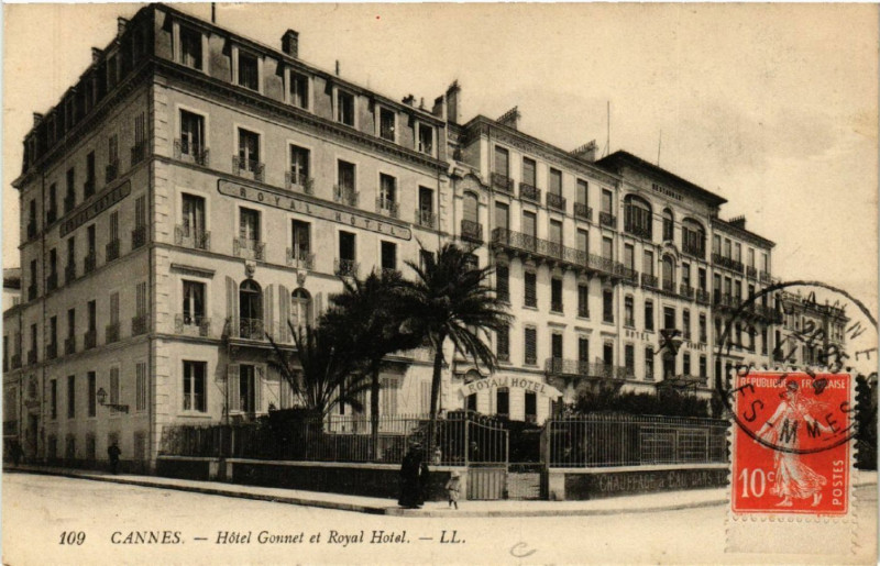 Carte postale ancienne Cannes - Hotel Gonnet et Royal Hotel à Cannes