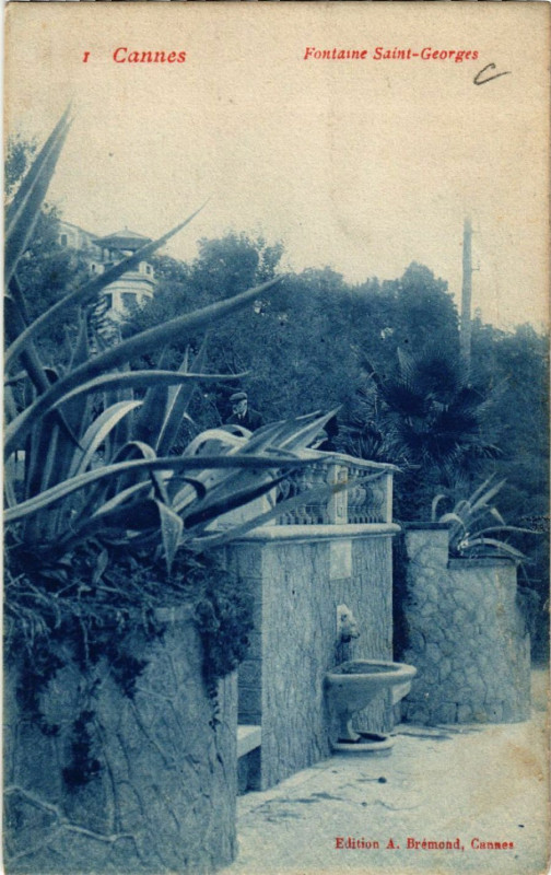 Carte postale ancienne Cannes - Fontaine Saint-Georges à Cannes