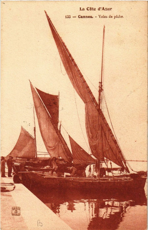 Carte postale ancienne Cannes - Yoles de peche à Cannes