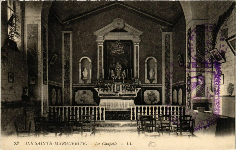 Carte postale ancienne Ile Sainte-Marguerite - La Chapelle