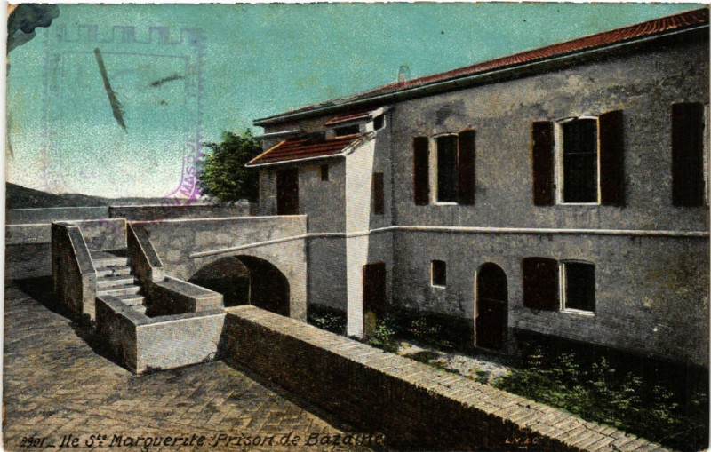 Carte postale ancienne Ile Sainte-Marguerite . Prison de Bazache