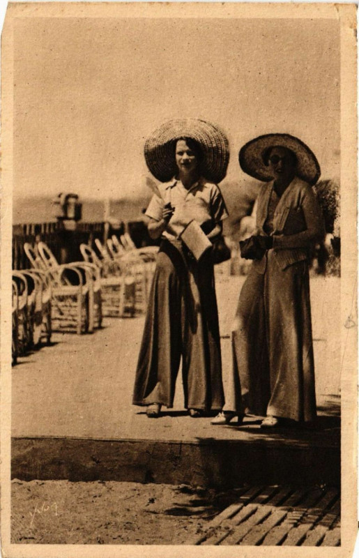 Carte postale ancienne Cote d'Azur - Juan-les-Pins - Elegances