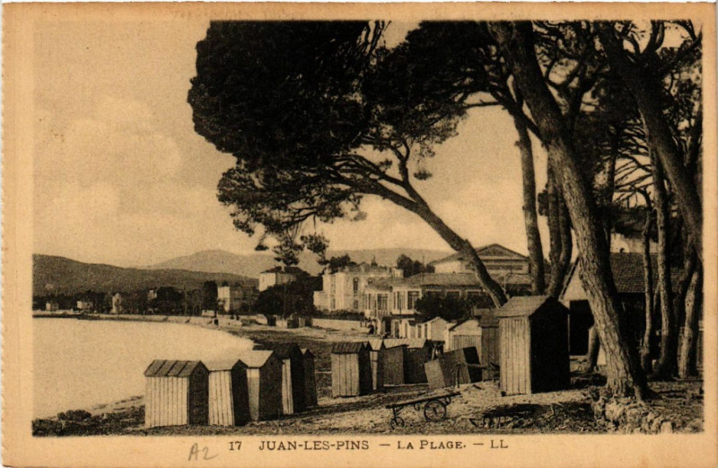 Carte postale ancienne Juan-les-Pins - La Plage