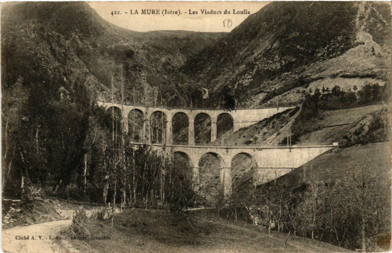 Carte postale ancienne La Mure (Isere) - Les Viaduc du Loulla à La Mure