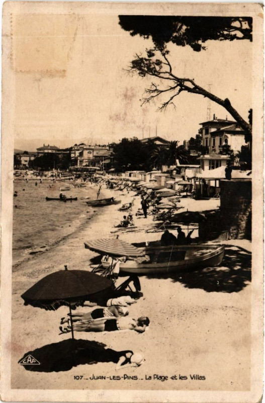 Carte postale ancienne Juan-les-Pins - La Plage et les Villes