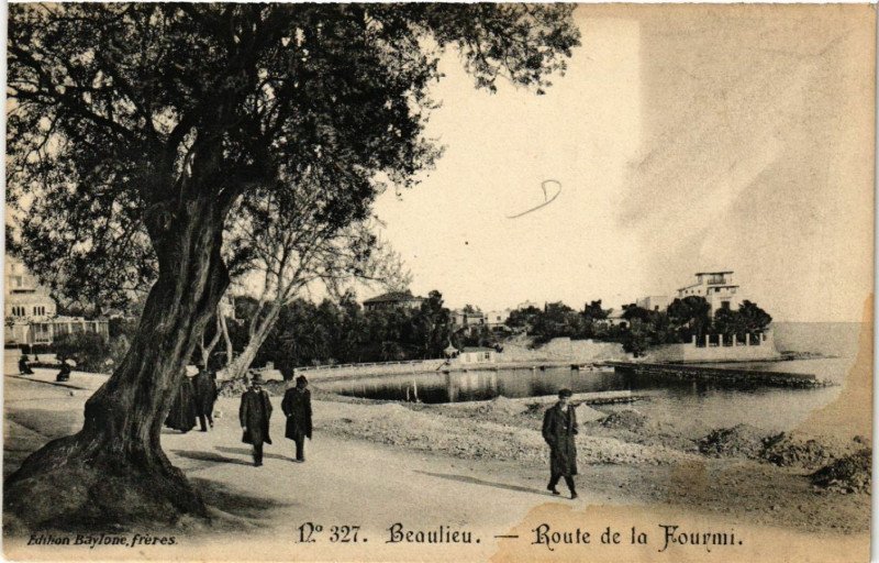 Carte postale ancienne Beaulieu - Route de la Fourmi