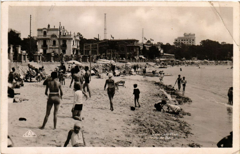 Carte postale ancienne Juan-les-Pins - L'Meure de Bain