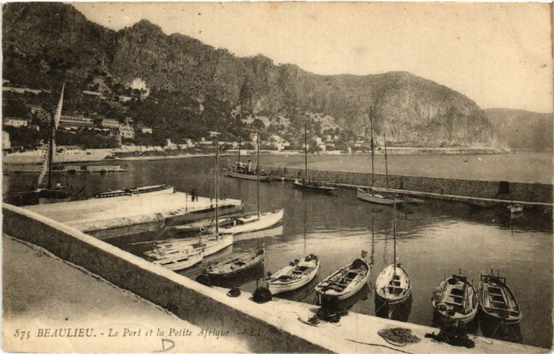 Carte postale ancienne Beaulieu - Le Port et le Petite Afrique