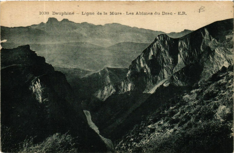 Carte postale ancienne Dauphine - Ligne de La Mure - Les Abimes du Drac à La Mure