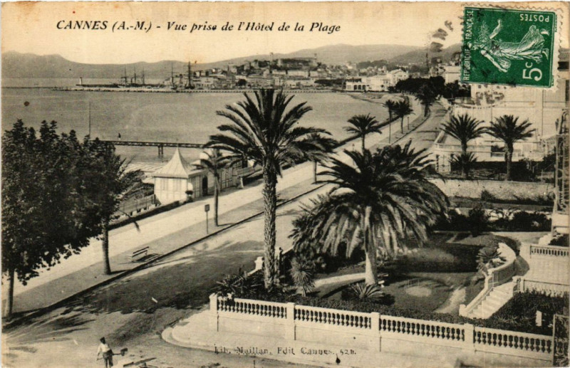 Carte postale ancienne Cannes - Vue prise de l'Hotel de la Plage à Cannes