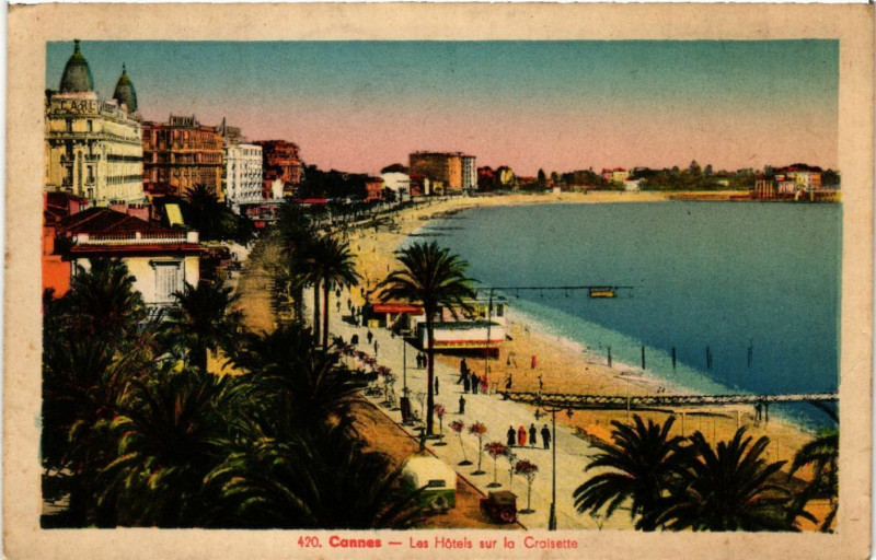 Carte postale ancienne Cannes - Les Hotels sur la Croisette à Cannes