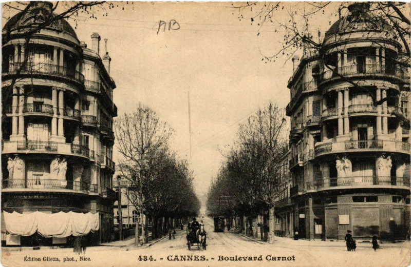 Carte postale ancienne Cannes - Boulevard Carnot à Cannes