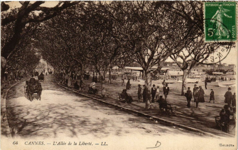 Carte postale ancienne Cannes - L'Allée de la Liberté à Cannes