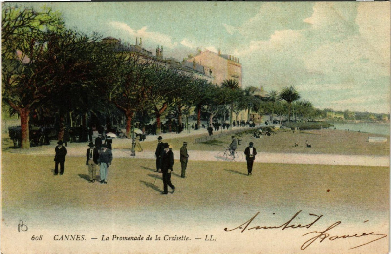 Carte postale ancienne Cannes - La Promenade de la Croisette à Cannes