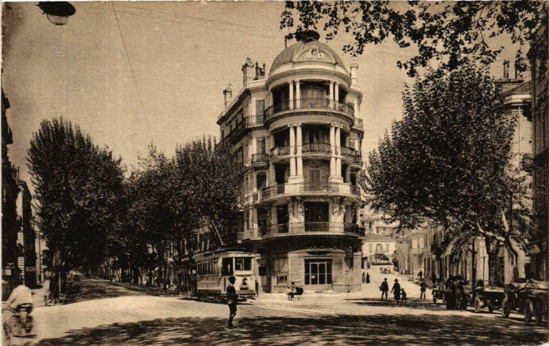 Carte postale ancienne Cannes - Le Boulevard Carnot à Cannes