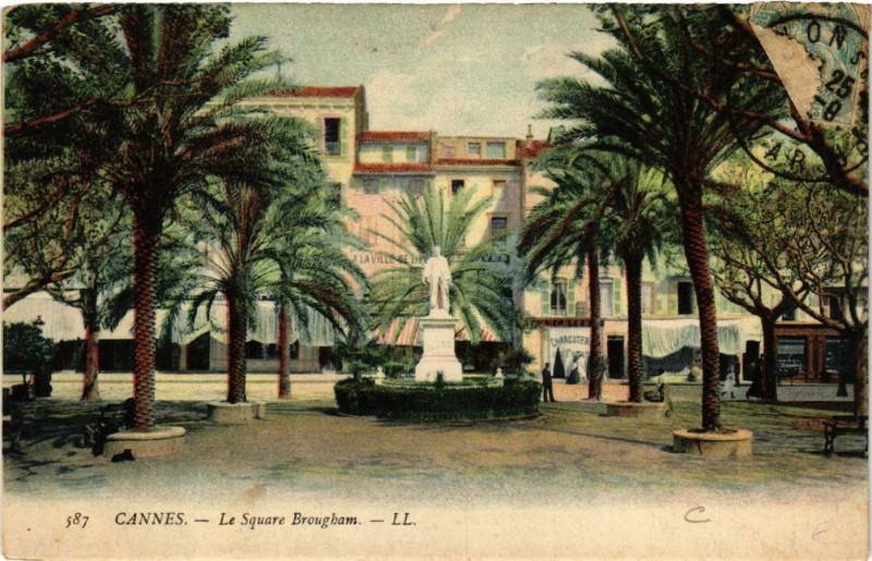 Carte postale ancienne Cannes - Le Square Brougham à Cannes