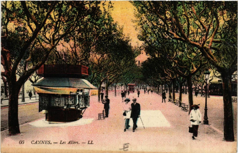 Carte postale ancienne Cannes - Les Allées à Cannes