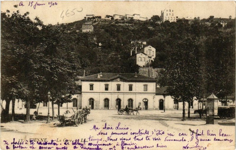 Carte postale ancienne Vienne - La Gare à Vienne