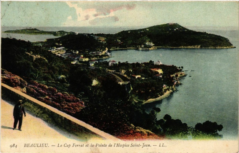 Carte postale ancienne Beaulieu - Le Cap Ferrat et la Pointe de l'Hospice Saint-Jean