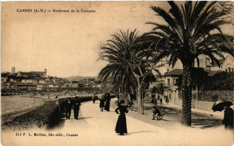 Carte postale ancienne Cannes - Boulevard de la Croisette à Cannes