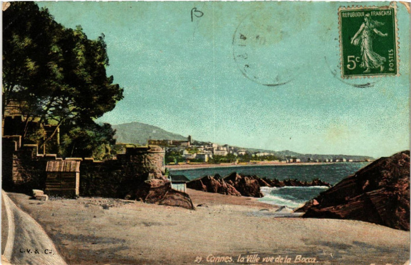 Carte postale ancienne Cannes - La Ville vue de La Bocca à Cannes