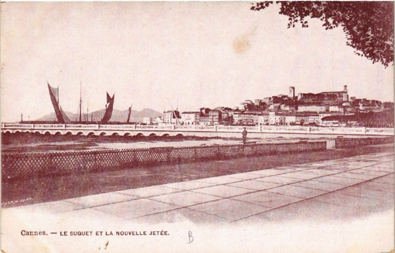 Carte postale ancienne Cannes - Le Suquet et la Nouvelle Jetée à Cannes