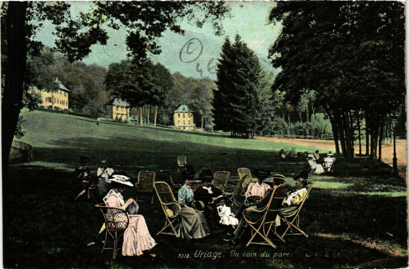 Carte postale ancienne Uriage - Un Coin du Parc