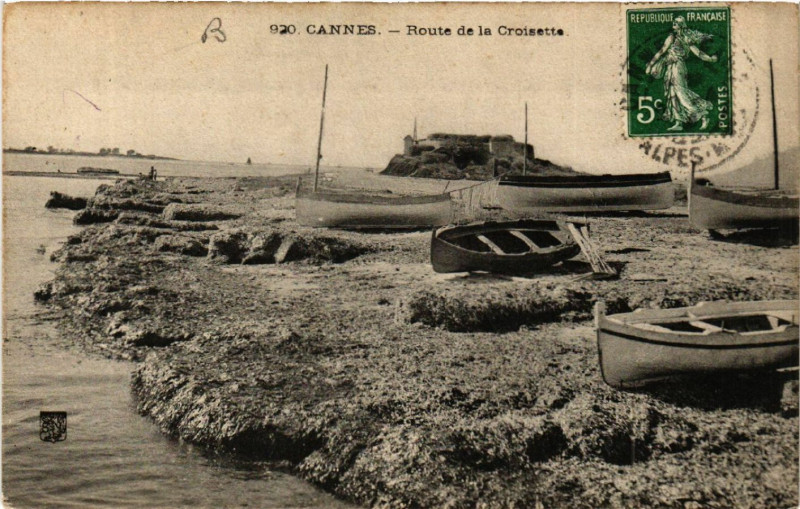 Carte postale ancienne Cannes - Route de la Croisette à Cannes