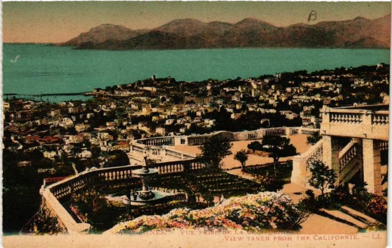 Carte postale ancienne Cannes - Vue prise de la Californie à Cannes