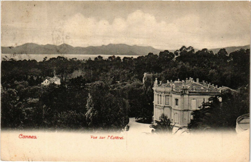 Carte postale ancienne Cannes - Vue sur l'Esterel à Cannes