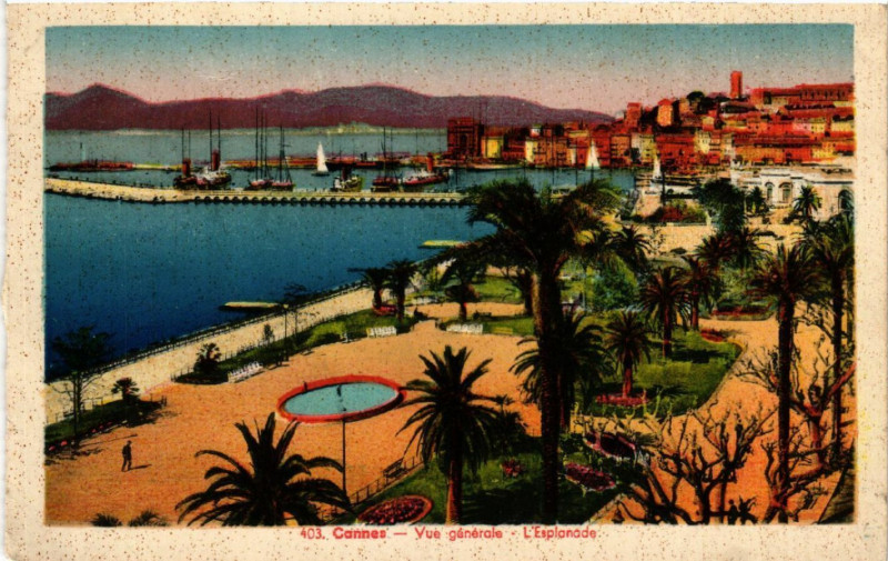 Carte postale ancienne Cannes - Vue générale - L'Esplanade à Cannes