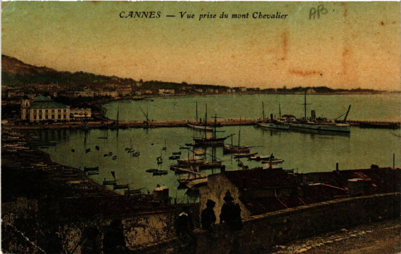Carte postale ancienne Cannes - Vue prise du mont Chevalier à Cannes
