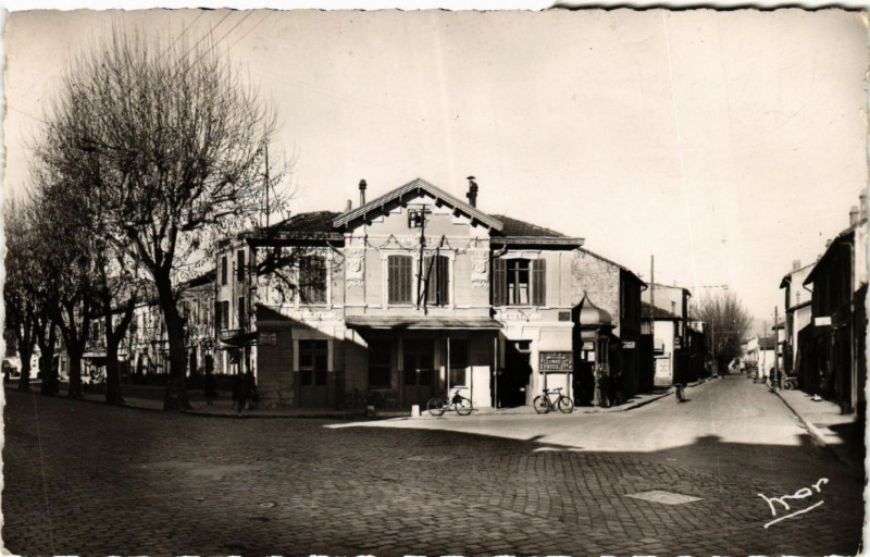 Carte postale ancienne Cannes La Bocca - Route de Pégomas et avenue Fr. Tonner à Cannes