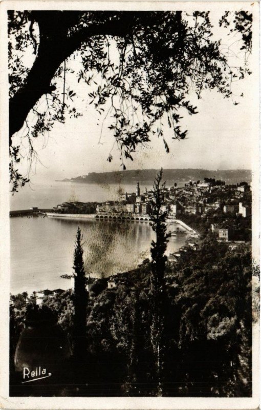 Carte postale ancienne Menton vu de la frontiére italienne - Collection La Cote d'Azur à Menton