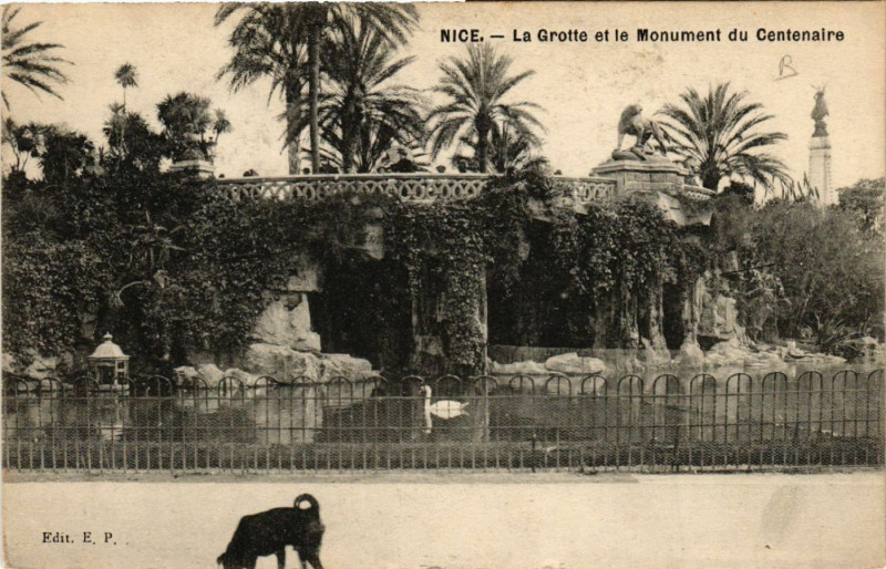 Carte postale ancienne Nice - La Grotte et le Monument du Centanaire à Nice