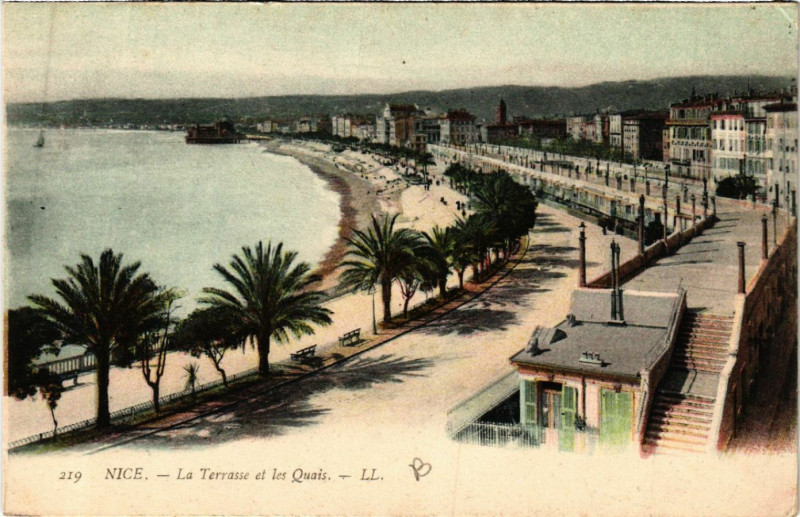 Carte postale ancienne Nice - La Terrasse et les Quais à Nice