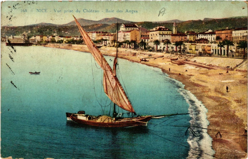 Carte postale ancienne Nice - Vue prise du Chateau - Baie des Anges à Nice