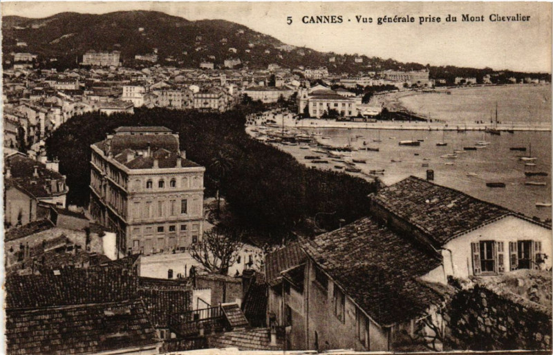 Carte postale ancienne Cannes - Vue générale prise du Mont Chevalier à Cannes