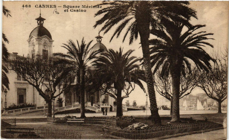 Carte postale ancienne Cannes - Square Mérimée et Casino à Cannes