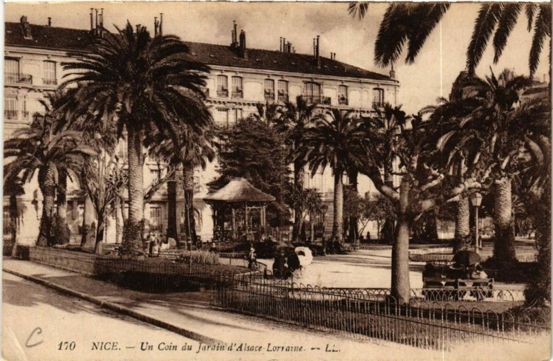 Carte postale ancienne Nice - Un coin du Jardin d'Alsace Lorraine à Nice