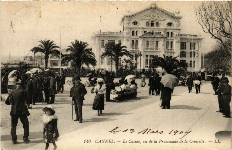 Carte postale ancienne Cannes - Le Casino vu de la Promenade de la Croisette à Cannes