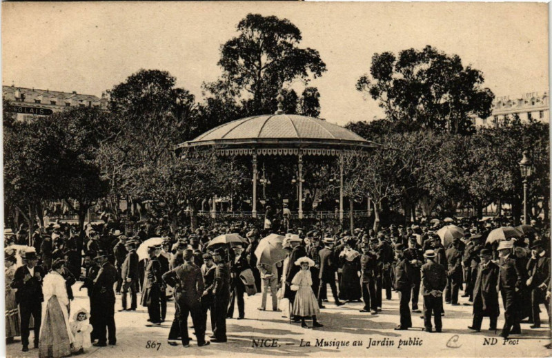 Carte postale ancienne Nice - La Musique au Jardin public à Nice