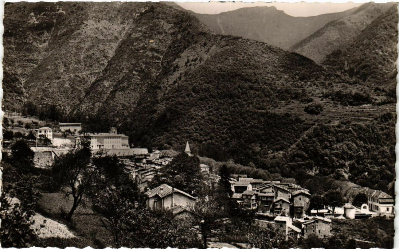 Carte postale ancienne Moulinet (alt 788.) - Vue générale à Moulinet