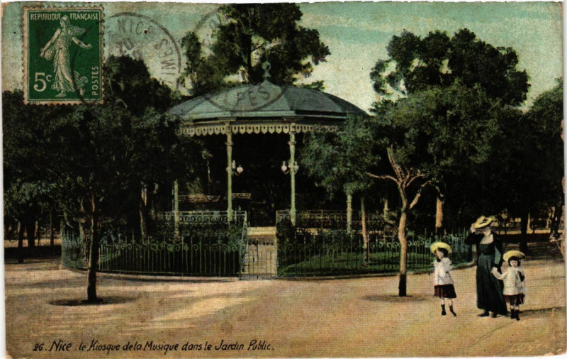 Carte postale ancienne Nice le Kiosque de la Musique dans le Jardin Public à Nice