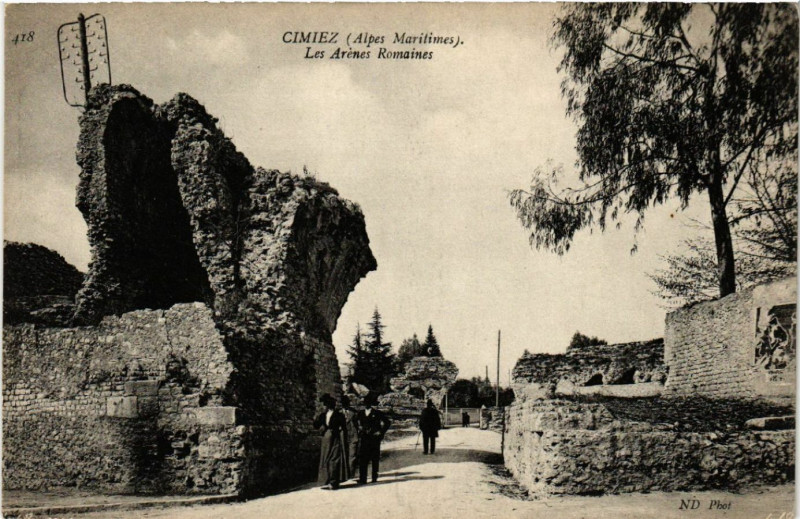 Carte postale ancienne Cimiez - Les Arénes Romaines (