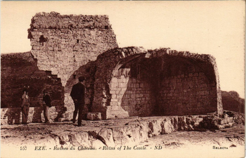 Carte postale ancienne Eze - Ruines du Chateau - Ruins of the Castle à Èze