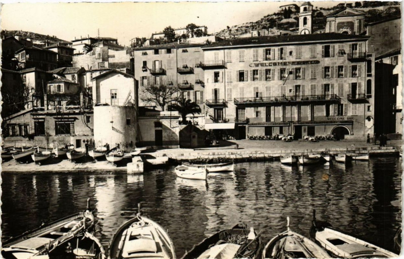 Carte postale ancienne Villefranche-sur-Mer Vue sur le Quai à Villefranche-sur-Mer