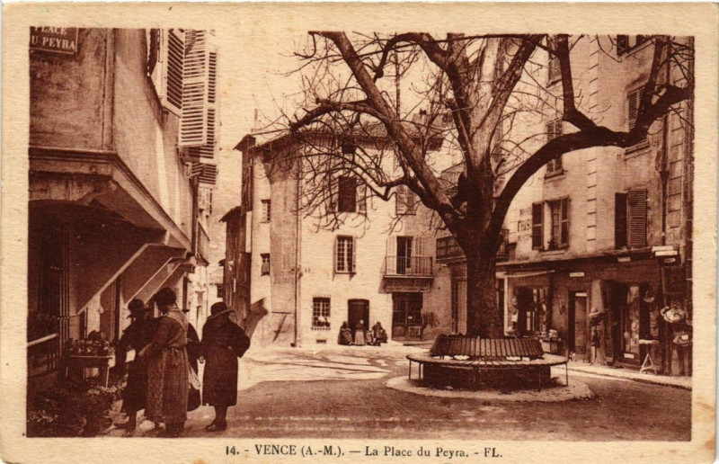 Carte postale ancienne Vence La Place du Peyra à Vence