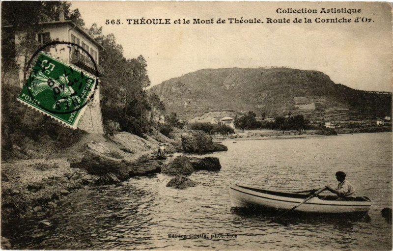 Carte postale ancienne Theoule et le Mont de Theoule . Route e la Corniche d'Or