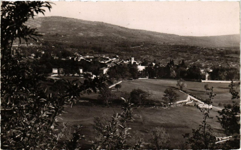 Carte postale ancienne Saint-Vallier-de-Thiey vue générale à Saint-Vallier-de-Thiey